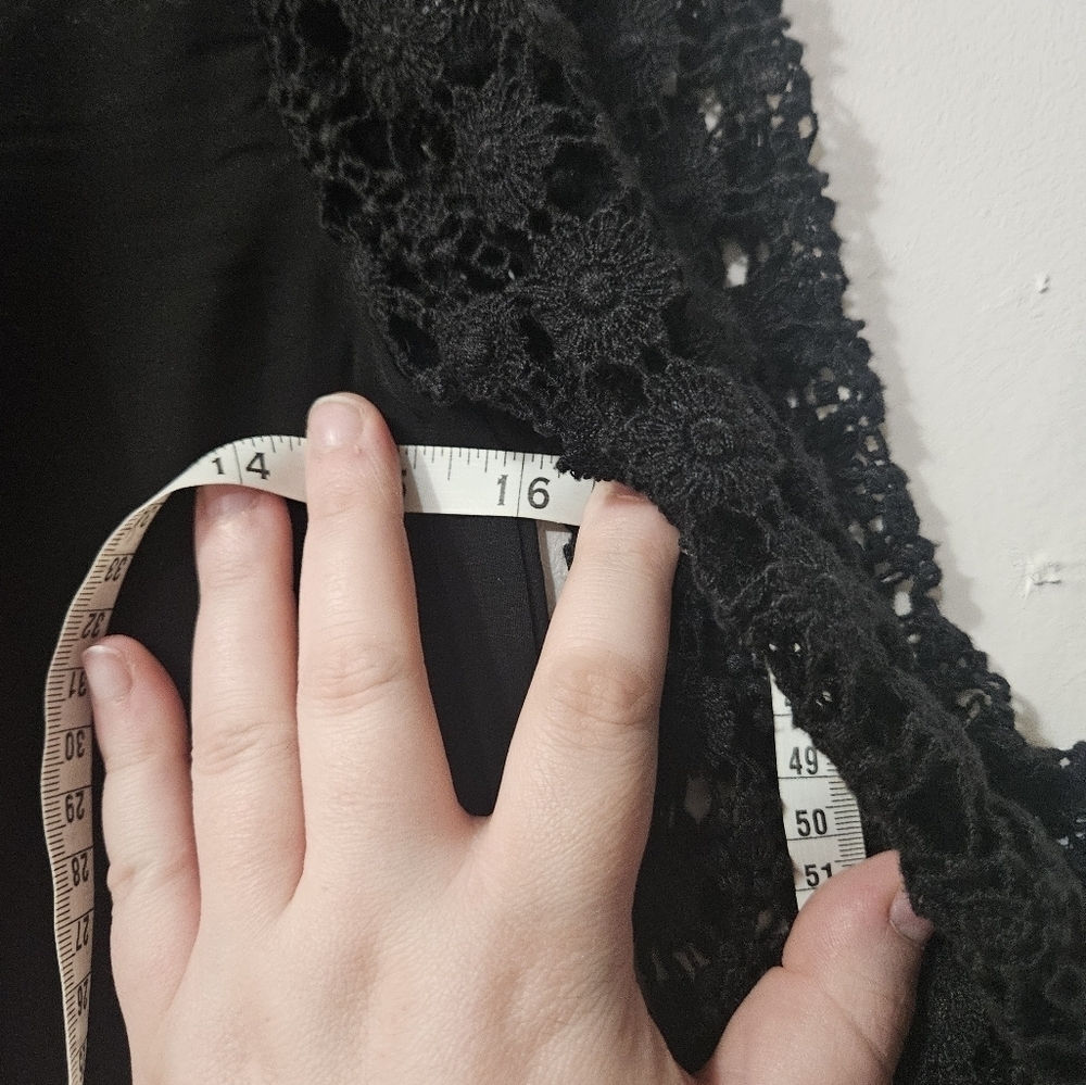 Jennifer Lopez Black Lace Sleeve Blouse! — image 4 of 5